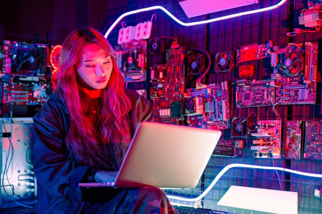 Wybór odpowiedniego laptopa dla firmy specjalizującej się w personalizacji stron internetowych to nie lada wyzwanie